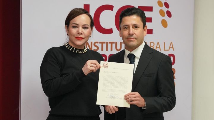 Designan a nuevo director del ICCE; alcaldesa estuvo presente en la toma de protesta