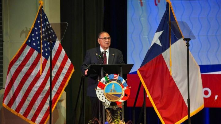 Alcalde Víctor D. Treviño rinde informe por su segundo año de Gobierno en Laredo