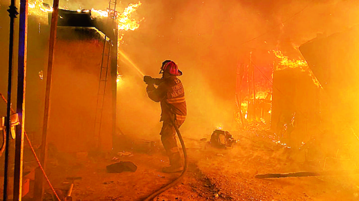 Lo perdieron todo en voraz incendio; han recibido mucha ayuda