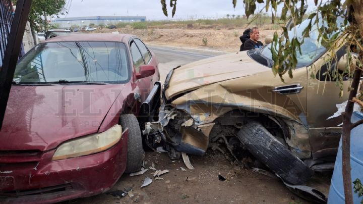 Tres autos chocan en la Colonia El Campanario; conductores quedaron heridos