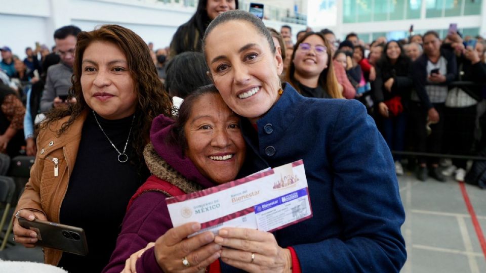 La jefa del Ejecutivo reiteró su compromiso con las mujeres mexicanas de lo diferentes estratos sociales