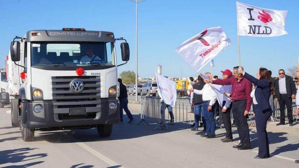 Carmen Lilia Canturosas estuvo presente en el banderazo.