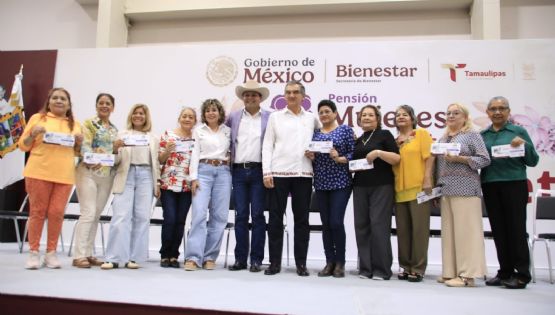 Entrega Américo tarjetas de Pensión Mujeres Bienestar; llegará a 93 mil tamaulipecas