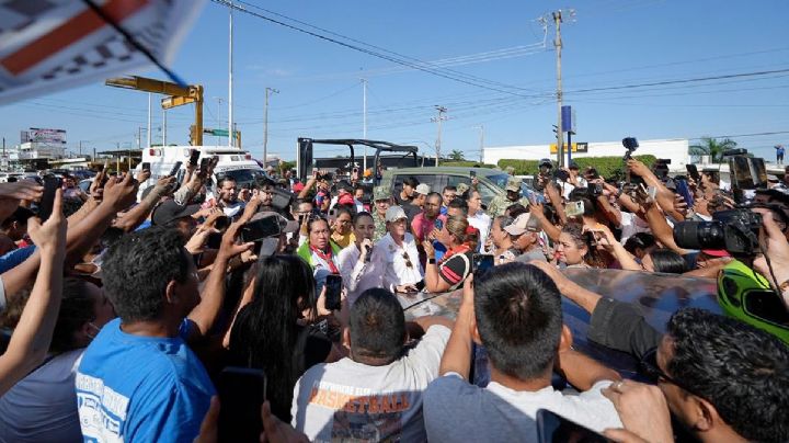 Claudia Sheinbaum visita y supervisa ayuda tras las devastadoras inundaciones en Veracruz