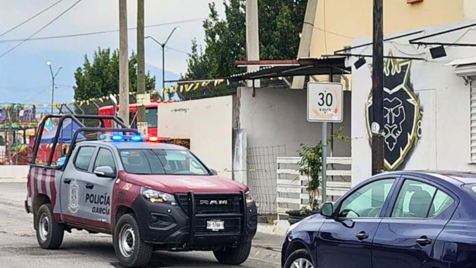 Mujer muere apuñalada frente a iglesia