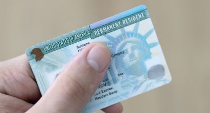 Green Card: esta es la elevada multa a los residentes detenidos por ICE que no traen el documento