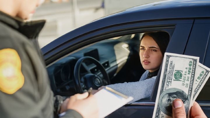 Texas aplica multa de 200 dólares por un descuido que casi todos los conductores cometen
