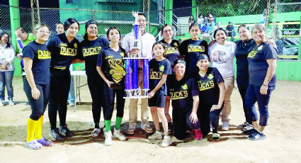 Laredo Ducks vencen a Viper's y son bicampeonas en la Liga Municipal de Beisbol Femenil