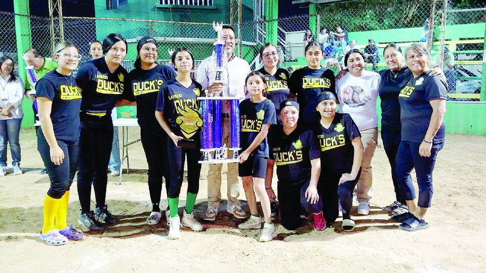 Laredo Ducks, flamantes bicampeonas de la Liga Municipal de Beisbol Femenil