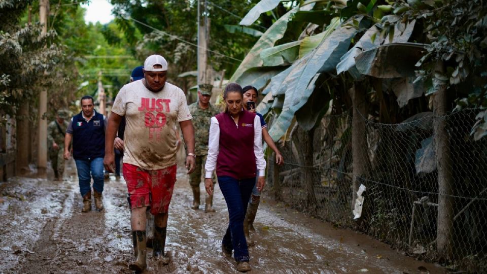 Supervisa apoyo a damnificados