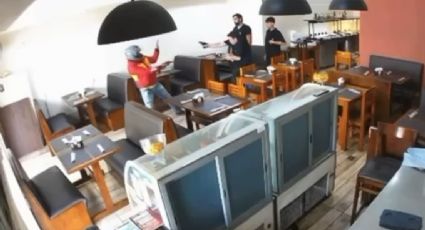 Ladrón intenta robar en restaurante tras 14 delitos en un día; todo termina terriblemente mal | VIDEO