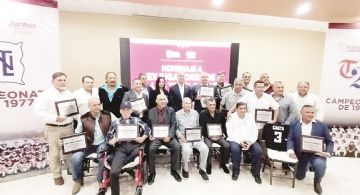 Honran a leyendas que consiguieron títulos con Tecolotes; se consagraron en 1977 y 1989