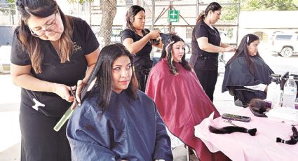 Mujeres de Nuevo Laredo donan su cabello a guerreras con cáncer de mama