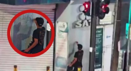 SAT: arrestan a joven por grafitear oficinas en Nuevo León | VIDEO