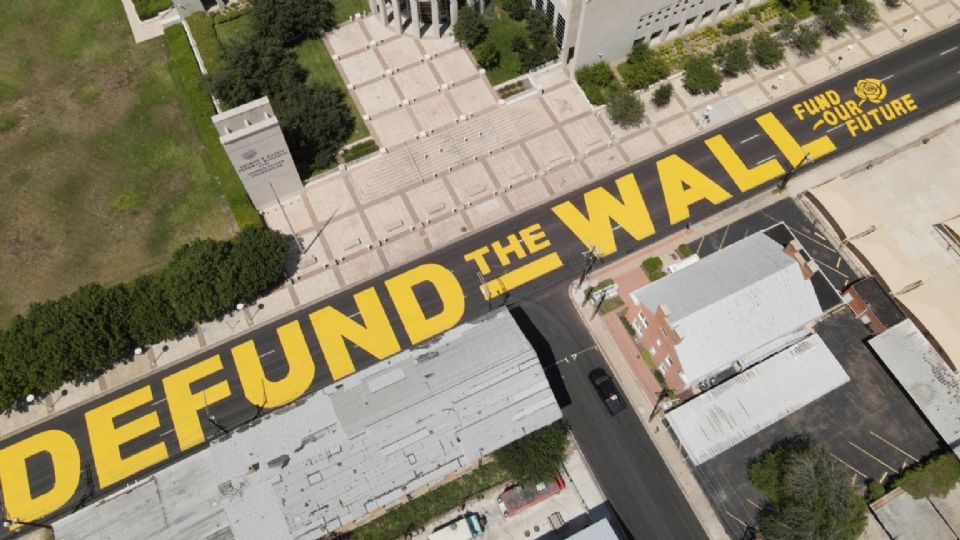 Quieren eliminar el mural gigantesco hecho por ambientalistas.