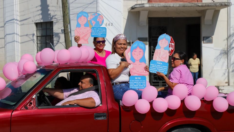 Caravana Rosa recorre Ciudad Victoria