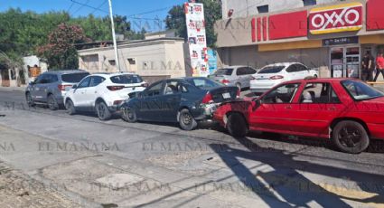 Choque múltiple entre cuatro vehículos en Obregon y Lincoln; dos menores salen lesionadas