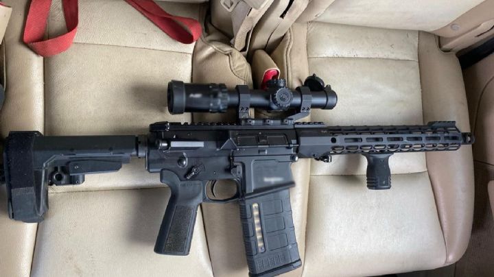 Autoridades federales detienen a siete personas con armamento en Baja California