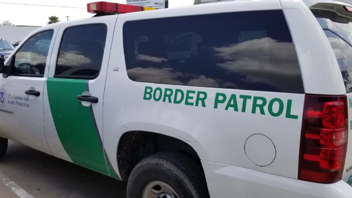 Patrulla Fronteriza provoca choque contra dos vehículos; en uno de ellos viajaban niños