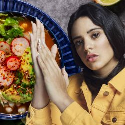 Rosalía prueba por primera vez el pozole mexicano: ‘me ha encantado’ | VIDEO