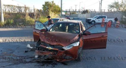 Mujer conduce en sentido contrario y provoca impresionante choque frontal en Nuevo Laredo