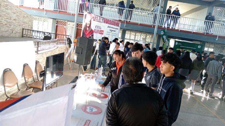 Deciden su futuro alumnos del CBTis 234; participan en feria vocacional