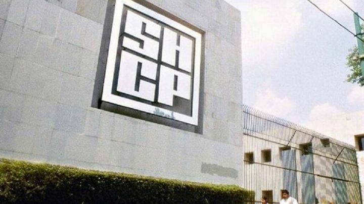 En México evaden factureros y huachicol 2 billones de pesos