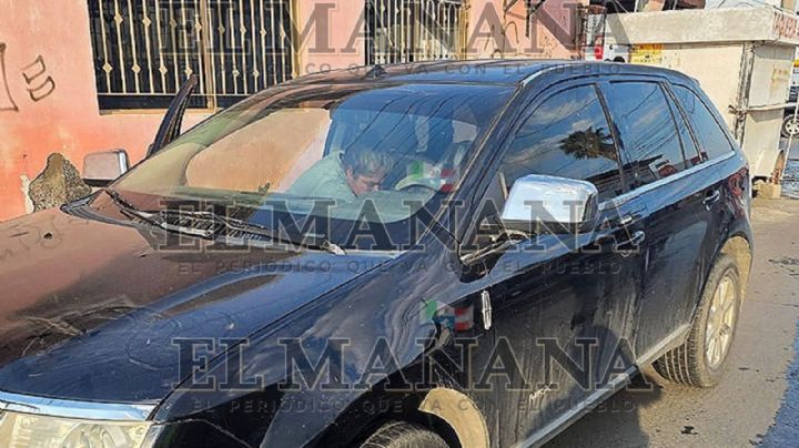 Giro peligroso termina en choque: mujer invade carril y provoca accidente en avenida Eva Sámano