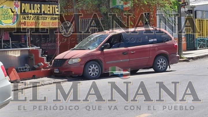 Hombre choca contra negocio de pollos en Nuevo Laredo; volanteó para esquivar a otro vehículo