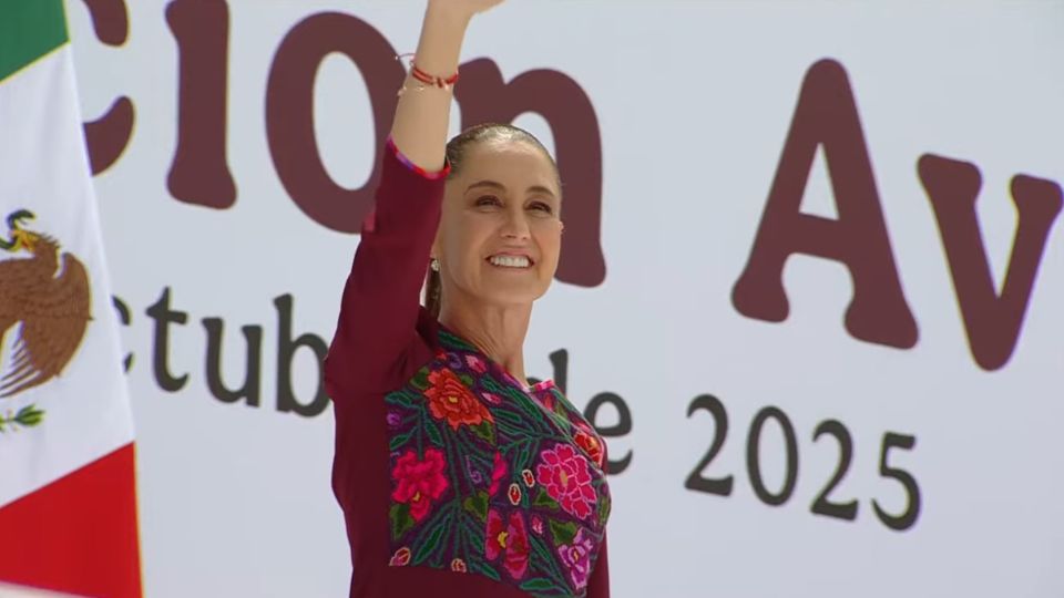 La presidenta estará acompañada por los miembros de su gabinete legal y ampliado, así como por las principales figuras de partido político Morena y otros aliados políticos de la Cuarta Transformación