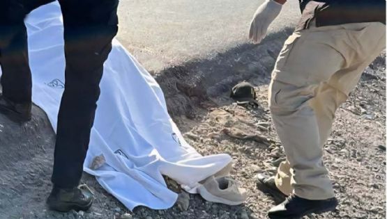 Abuelito motociclista muere tras impactarse contra un Mazda; su hijo fue llevado al hospital