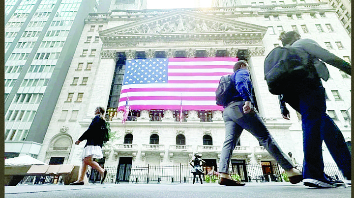 Inician despidos por parálisis en Estados Unidos