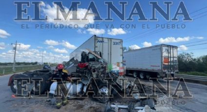 Trailero prensado en el Libramiento Mex 2; tractocamiones se impactaron brutalmente