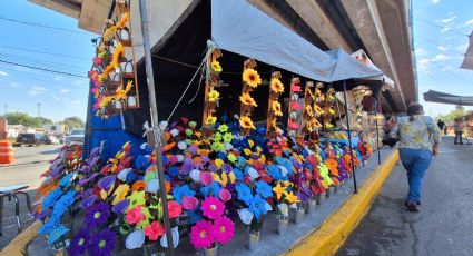 Panteón Municipal Antiguo recibe a cientos de visitantes en el Día de Todos los Santos