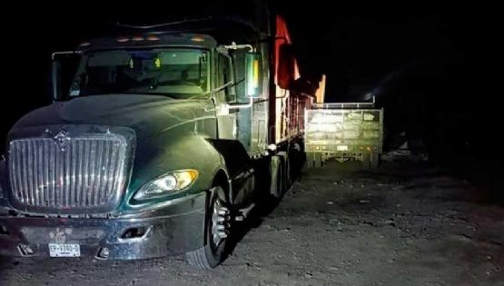 Hombre muere prensado entre dos tráileres; estaba realizando labores de carga