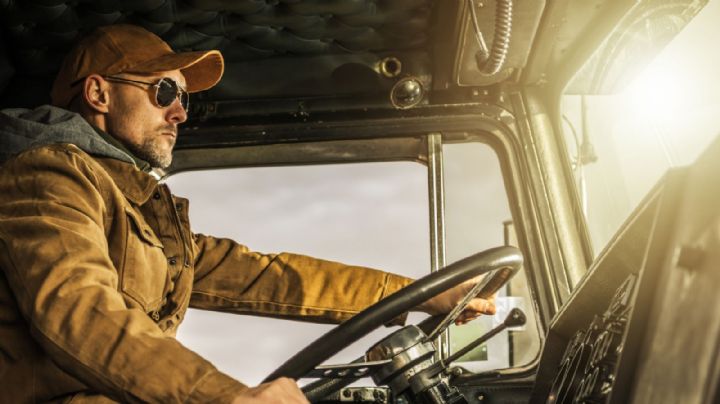 Frenan a 3 mil operadores en Nuevo Laredo por trámite