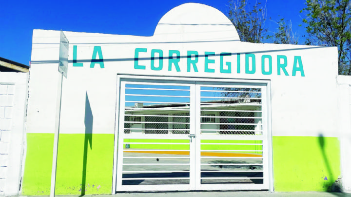 Cuotas escolares en primaria La Corregidora acaban en conflicto
