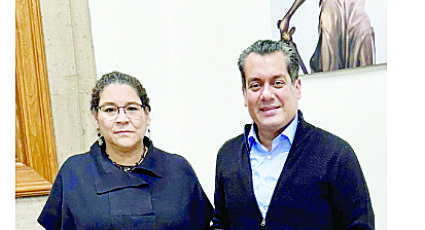 Entregan a Lenia Batres denuncia contra Cabeza de Vaca