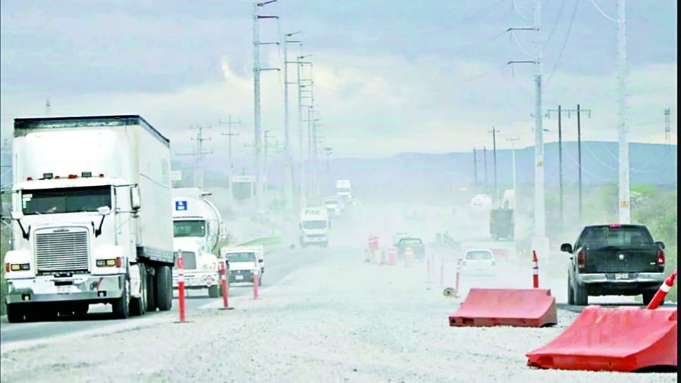 La carretera Gloria-Colombia habrá sido remodelada, pero lo que sigue igual o peor es su lentitud.