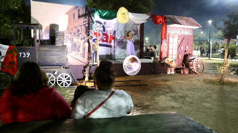 Disfrutan Bazar Revolucionario