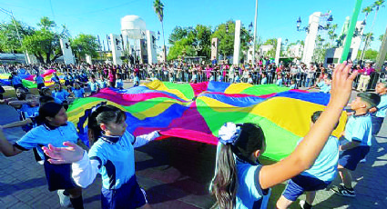 Desfile del Día de la Revolución Mexicana dará color a la avenida Guerrero