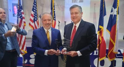 Reconocen a dos empresarios con el premio 'El Futuro de Texas'
