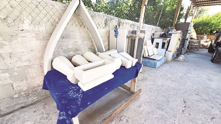 Artista de Nuevo Laredo realiza lápidas y monumentos