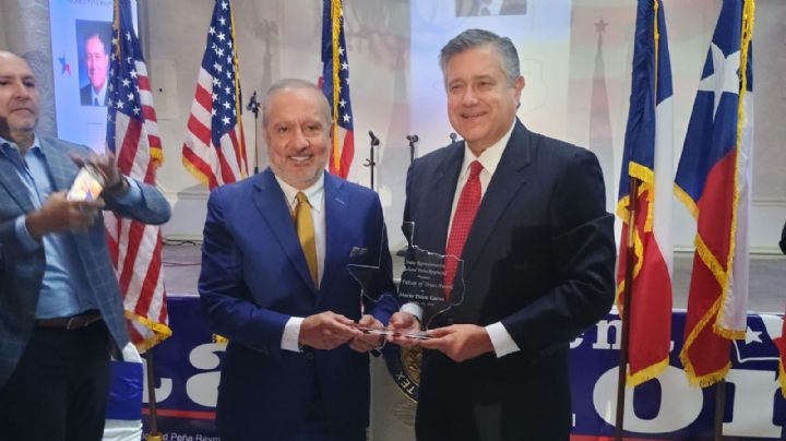 Reconocen a dos empresarios con el premio 'El Futuro de Texas'
