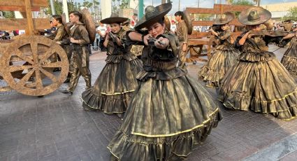 Desfile de la Revolución Mexicana en Nuevo Laredo: contingentes recorren la avenida Guerrero