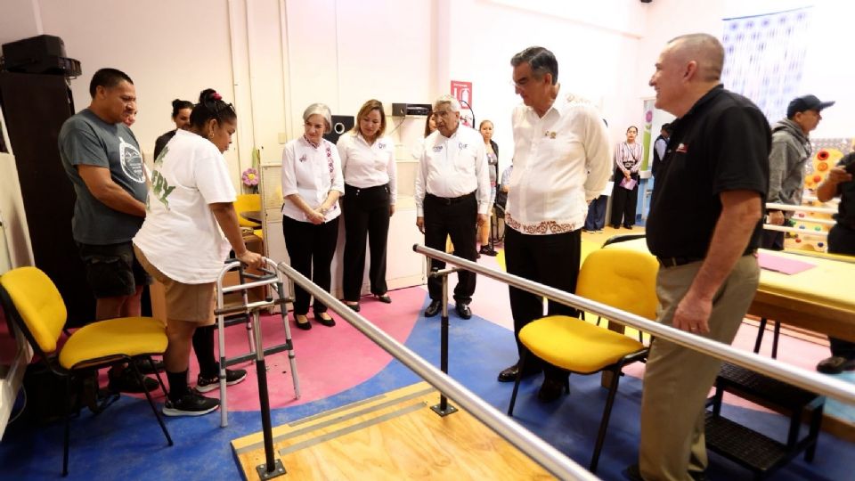 DIF Tamaulipas entrega prótesis