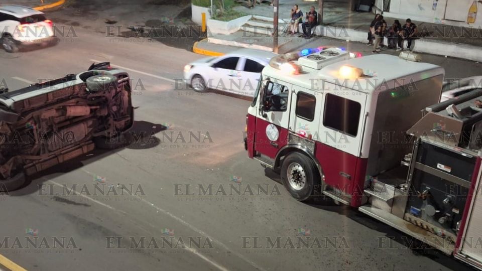 Volcadura en la avenida Reforma.