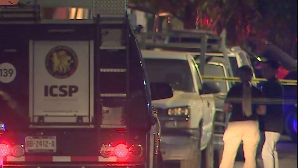 Muere adolescente al jugar con arma