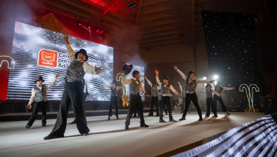 Celebran Gala de Navidad Familia UAT 2025