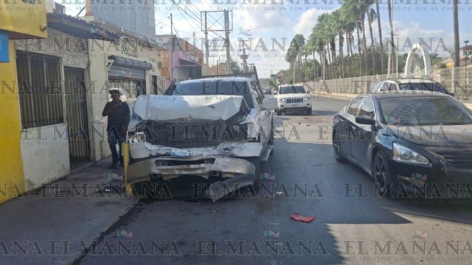 La falta de pericia al volante causó este aparatoso accidente que dejó la unidad completamente destrozada